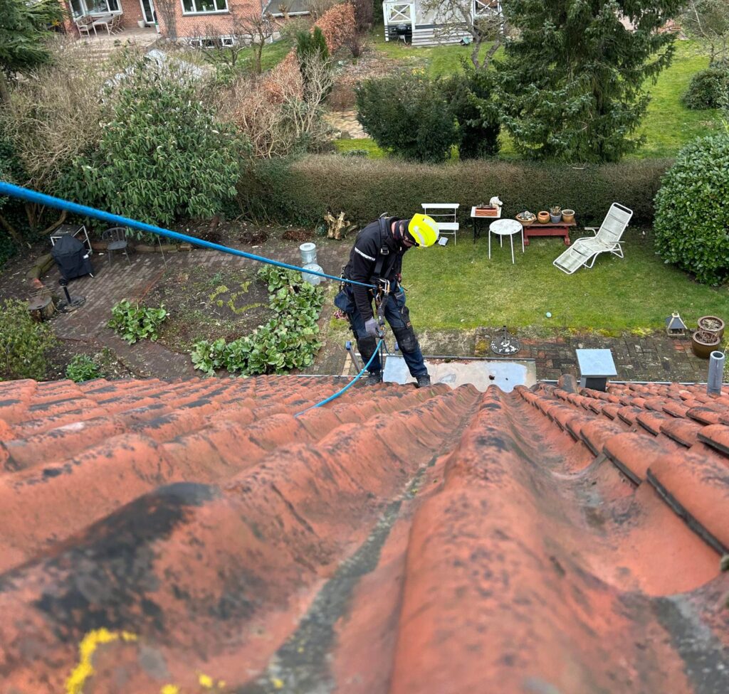 Professionel reparation af utæt tagrende i København