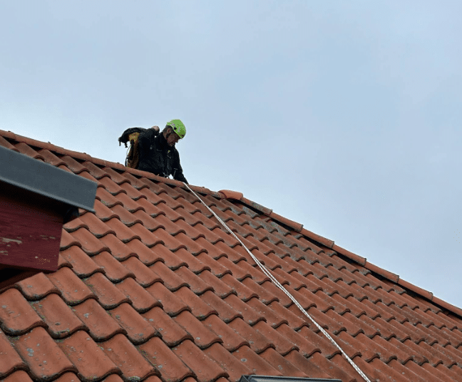 Reparation af tagryg uden stilads