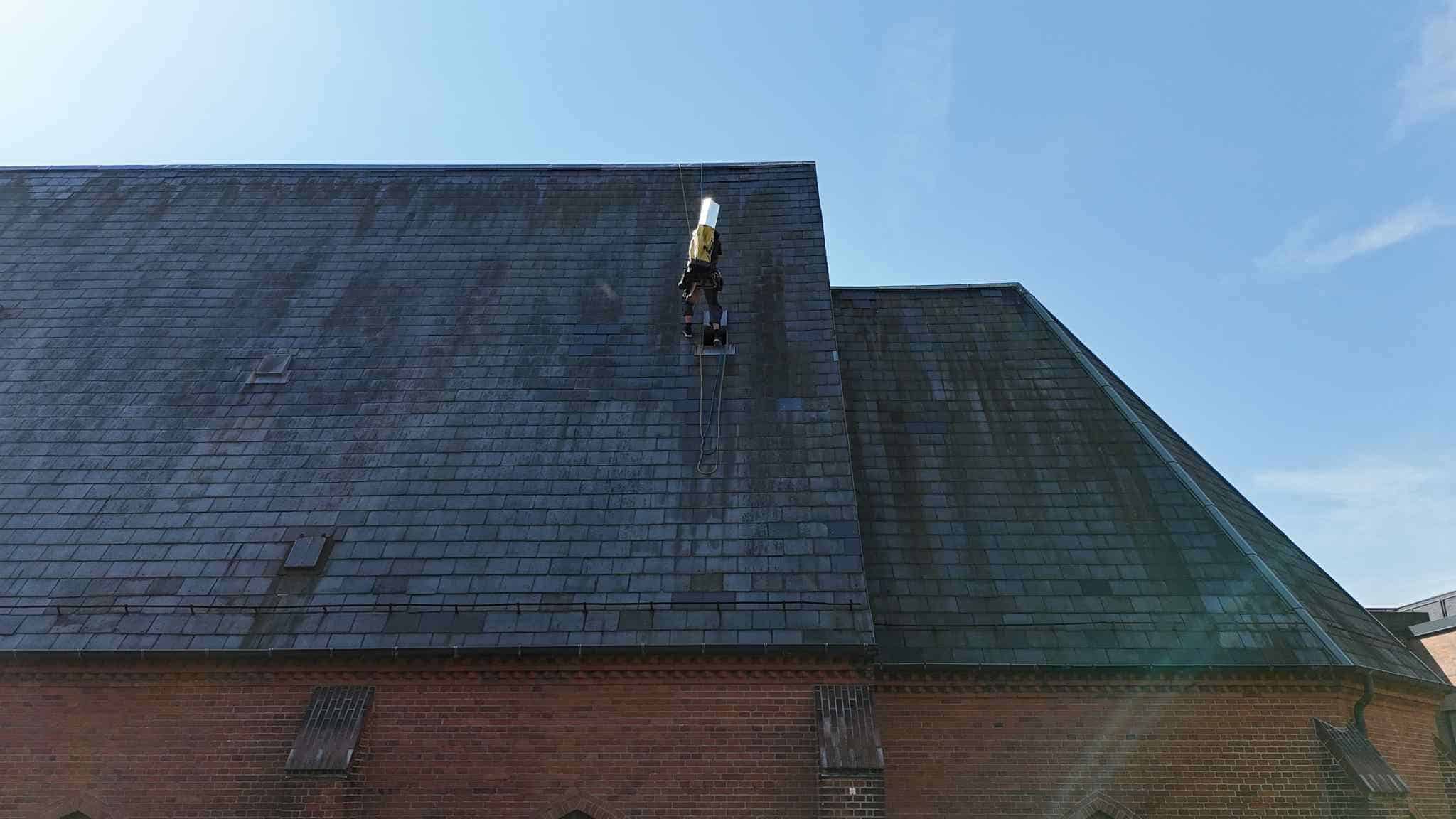 Reparation af skifertag og udskiftning af naturskifersten